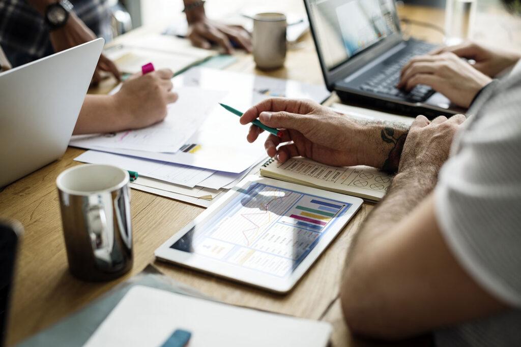 Consultant Flowrac accompagnant un projet ERP